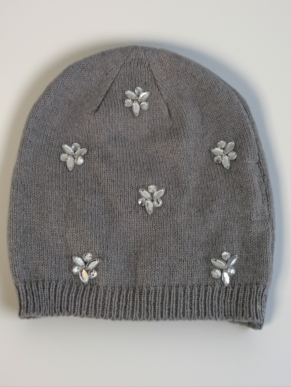 Betsey Johnson Women's Gray Knit Rhinestone Jewel Embellished Winter Beanie Hat - Picture 2 of 3